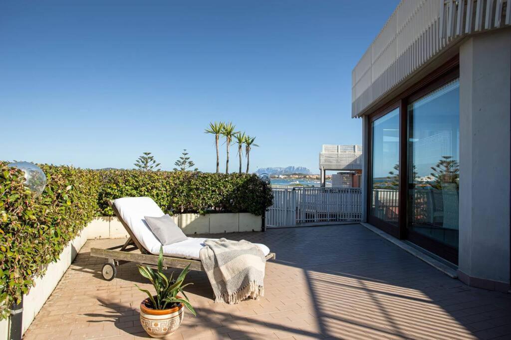 Sunny Rooftop Loft With Gorgeous Views Of Olbia Exterior foto